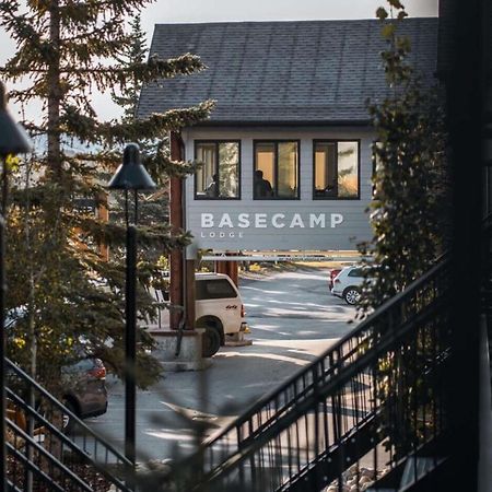Basecamp Lodge Canmore Bagian luar foto