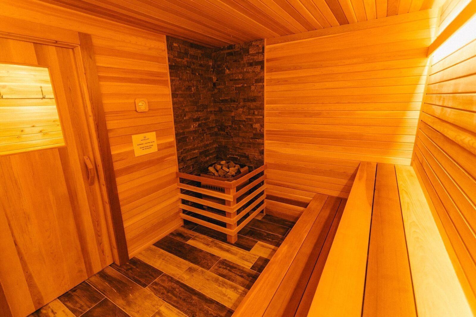 Basecamp Lodge Canmore Bagian luar foto