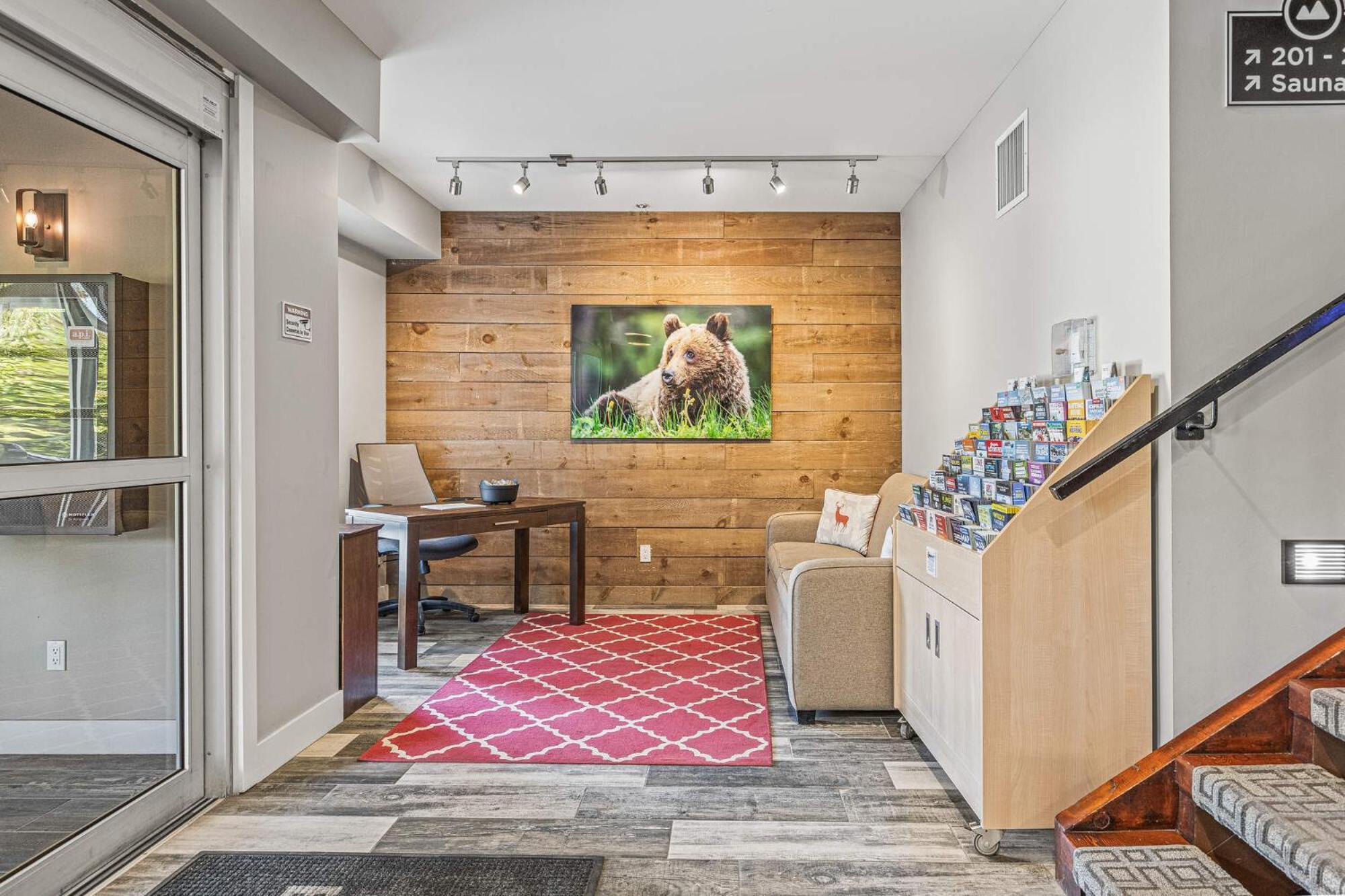 Basecamp Lodge Canmore Bagian luar foto