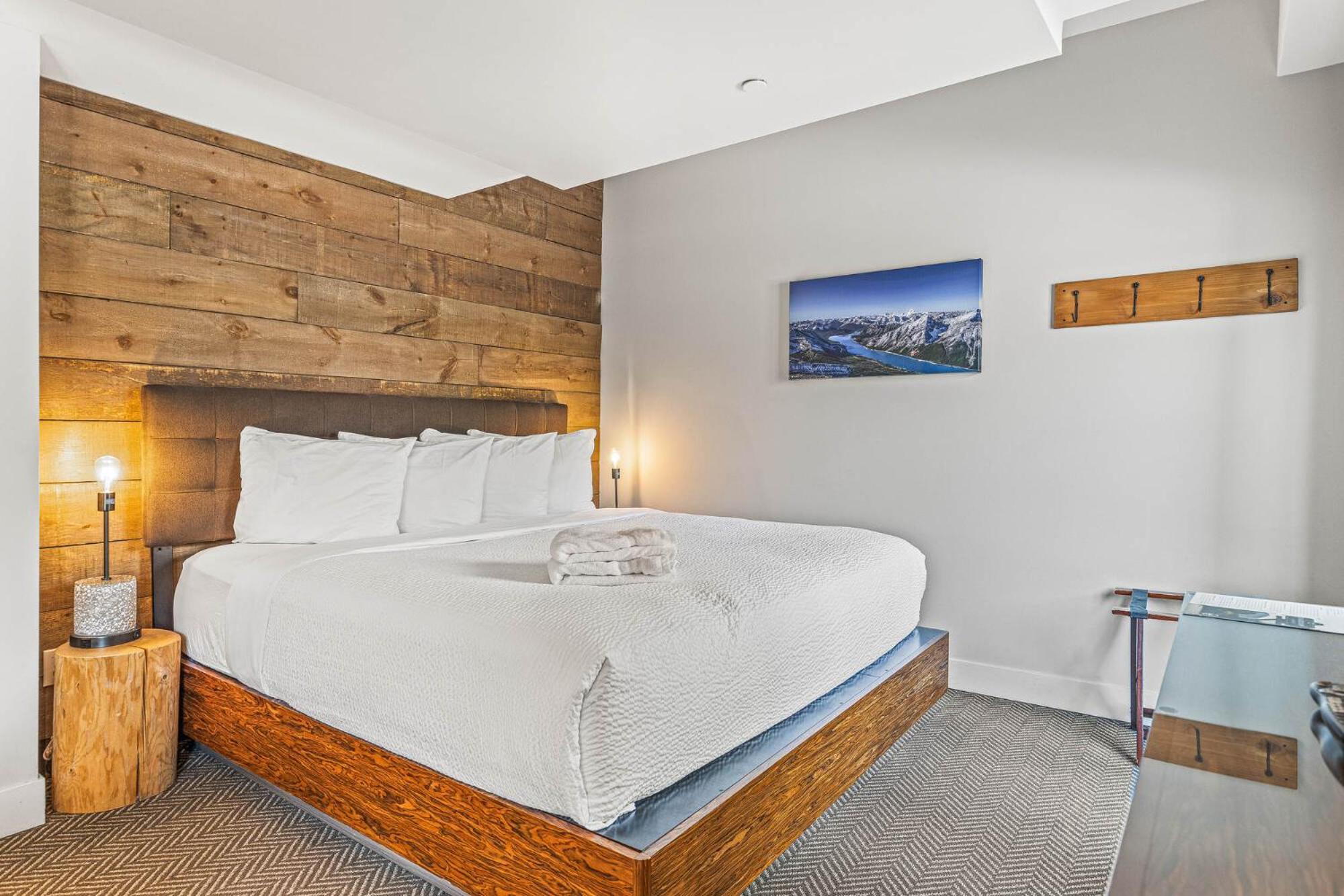Basecamp Lodge Canmore Bagian luar foto
