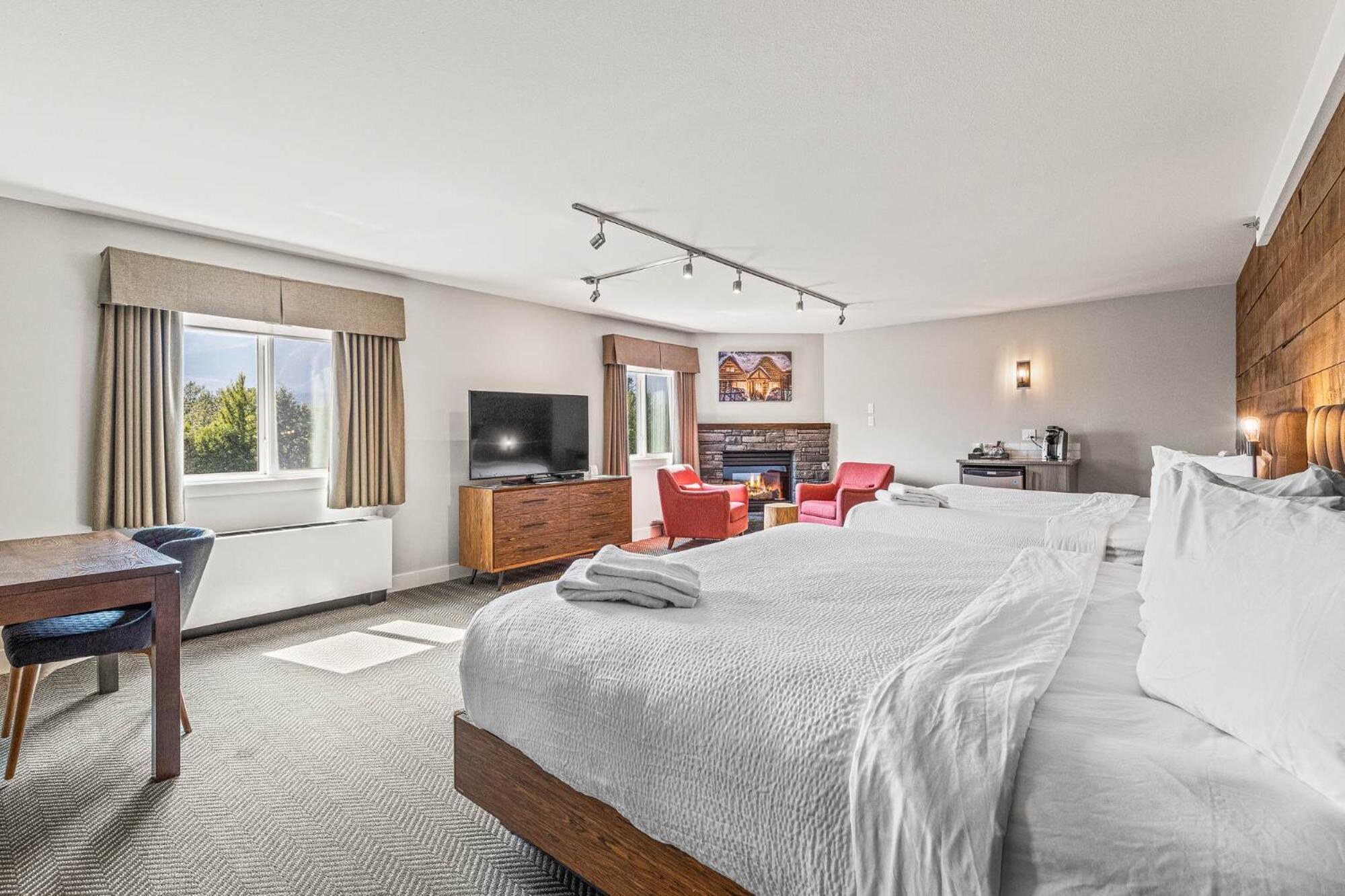 Basecamp Lodge Canmore Bagian luar foto