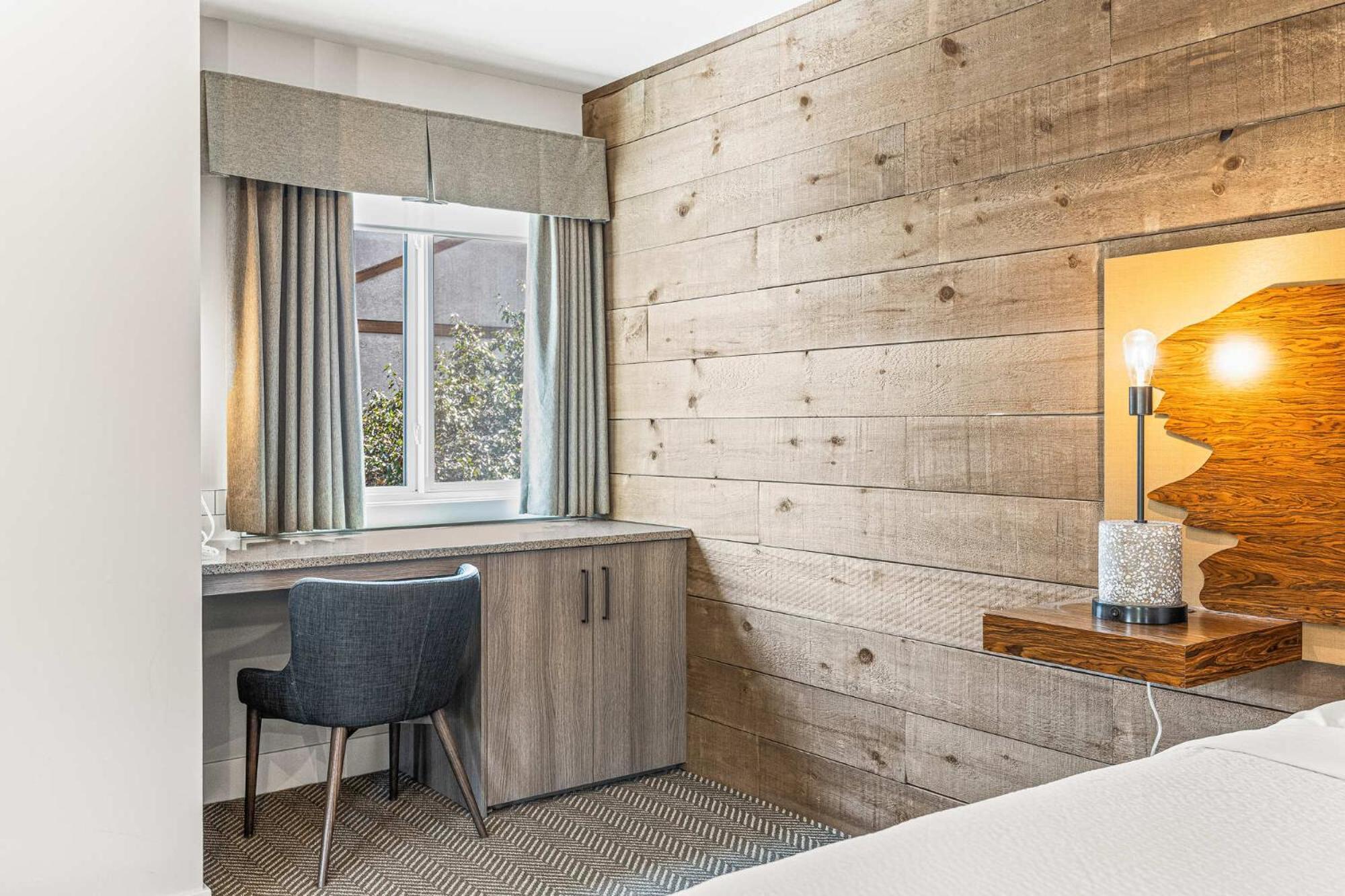 Basecamp Lodge Canmore Bagian luar foto